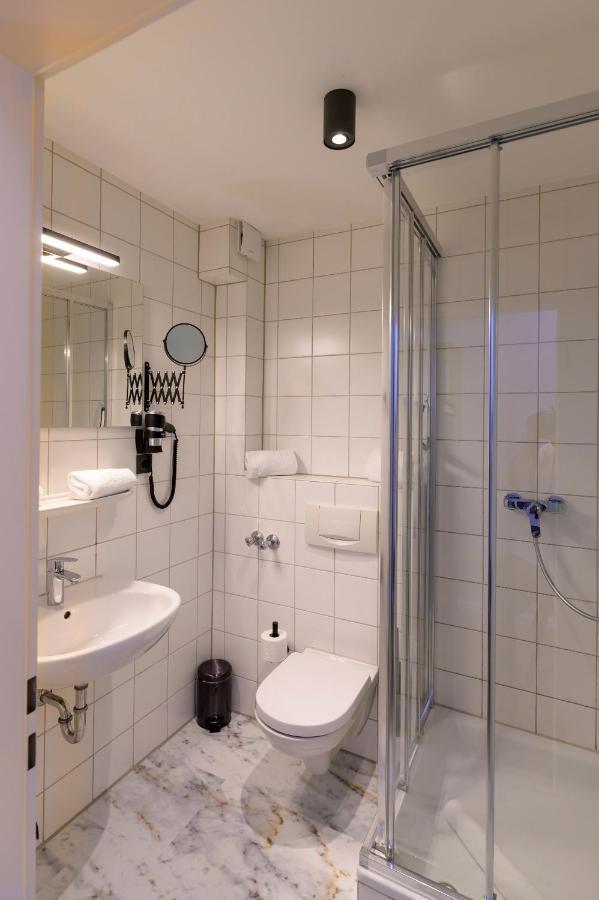 Nikii City Hotel Леверкузен Екстериор снимка